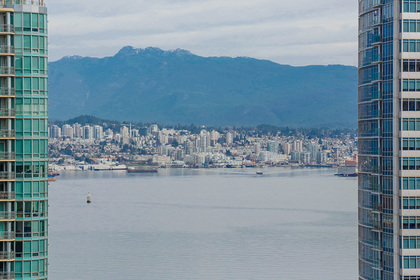6 at 1005 - 555 Street, Coal Harbour, Vancouver West