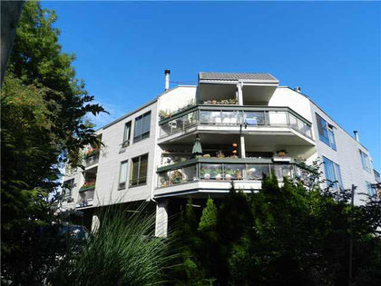 1 at 305 - 3506 Ave., Kitsilano, Vancouver West