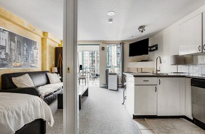 10 at 2201 - 939 Homer Street, Yaletown, Vancouver West