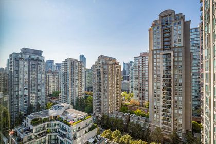 16 at 2201 - 939 Homer Street, Yaletown, Vancouver West