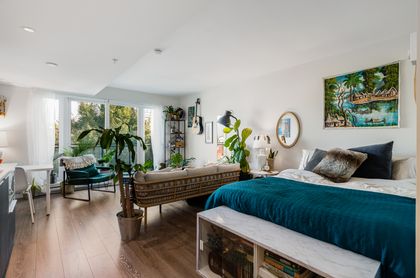 13 at 326 - 1588 E Hastings Street, Hastings, Vancouver East