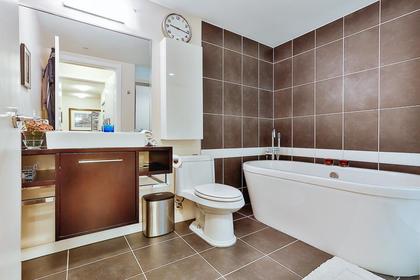 11 at 708 - 689 Street, Downtown VW, Vancouver West