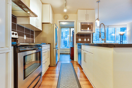 3 at 708 - 689 Street, Downtown VW, Vancouver West