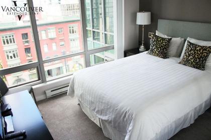 9 at 703 - 1200 West Georgia Street, Coal Harbour, Vancouver West