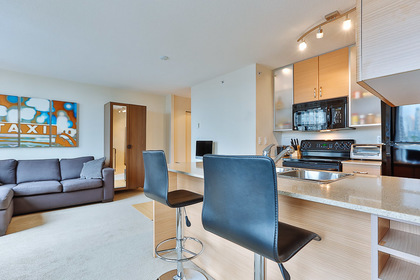 5 at 909 - 928 Street, Yaletown, Vancouver West