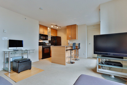 8 at 909 - 928 Street, Yaletown, Vancouver West