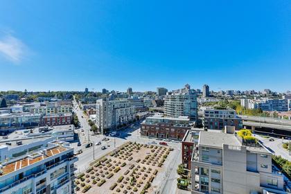 15 at 1606 - 1833 Street, False Creek, Vancouver West