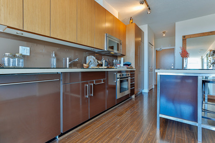 2 at 1606 - 1833 Street, False Creek, Vancouver West
