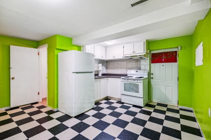18 at 3055 E 24th Avenue, Renfrew Heights, Vancouver East