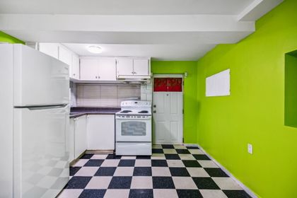 19 at 3055 E 24th Avenue, Renfrew Heights, Vancouver East