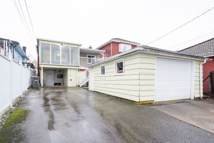 25 at 3055 E 24th Avenue, Renfrew Heights, Vancouver East