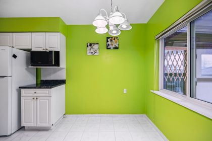 9 at 3055 E 24th Avenue, Renfrew Heights, Vancouver East