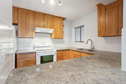 10 at 3 - 1786 Esquimalt Avenue, Ambleside, West Vancouver