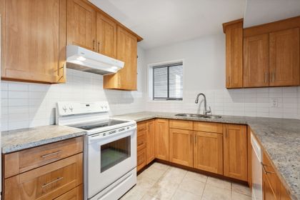 8 at 3 - 1786 Esquimalt Avenue, Ambleside, West Vancouver
