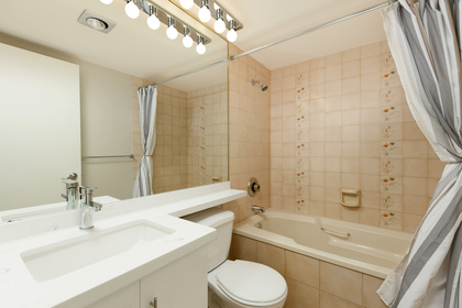15 at 403 - 6070 McMurray Avenue, Forest Glen BS, Burnaby South