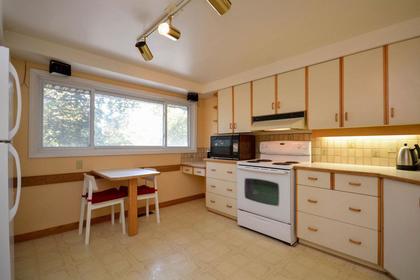 Kitchen at 23 - 2 Bertona Street, Nepean, Ottawa