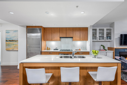 702-1675-west-8th-ave-vancouver-360hometours-04s at 702 - 1675 8th Avenue West, Fairview VW, Vancouver West