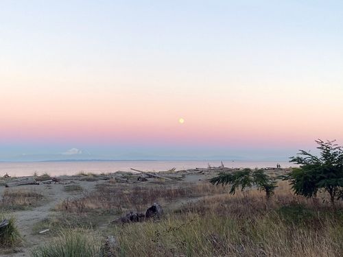 sunset over the beach at 383 67a Street, Boundary Beach, Tsawwassen