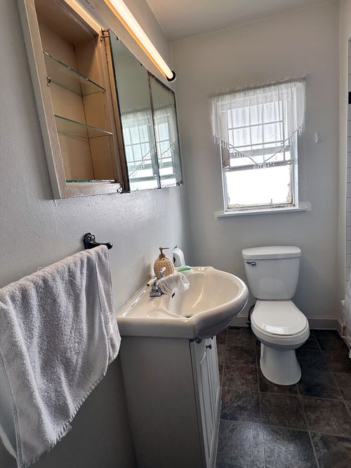 bathroom at 312 East 37th Avenue, Main, Vancouver East