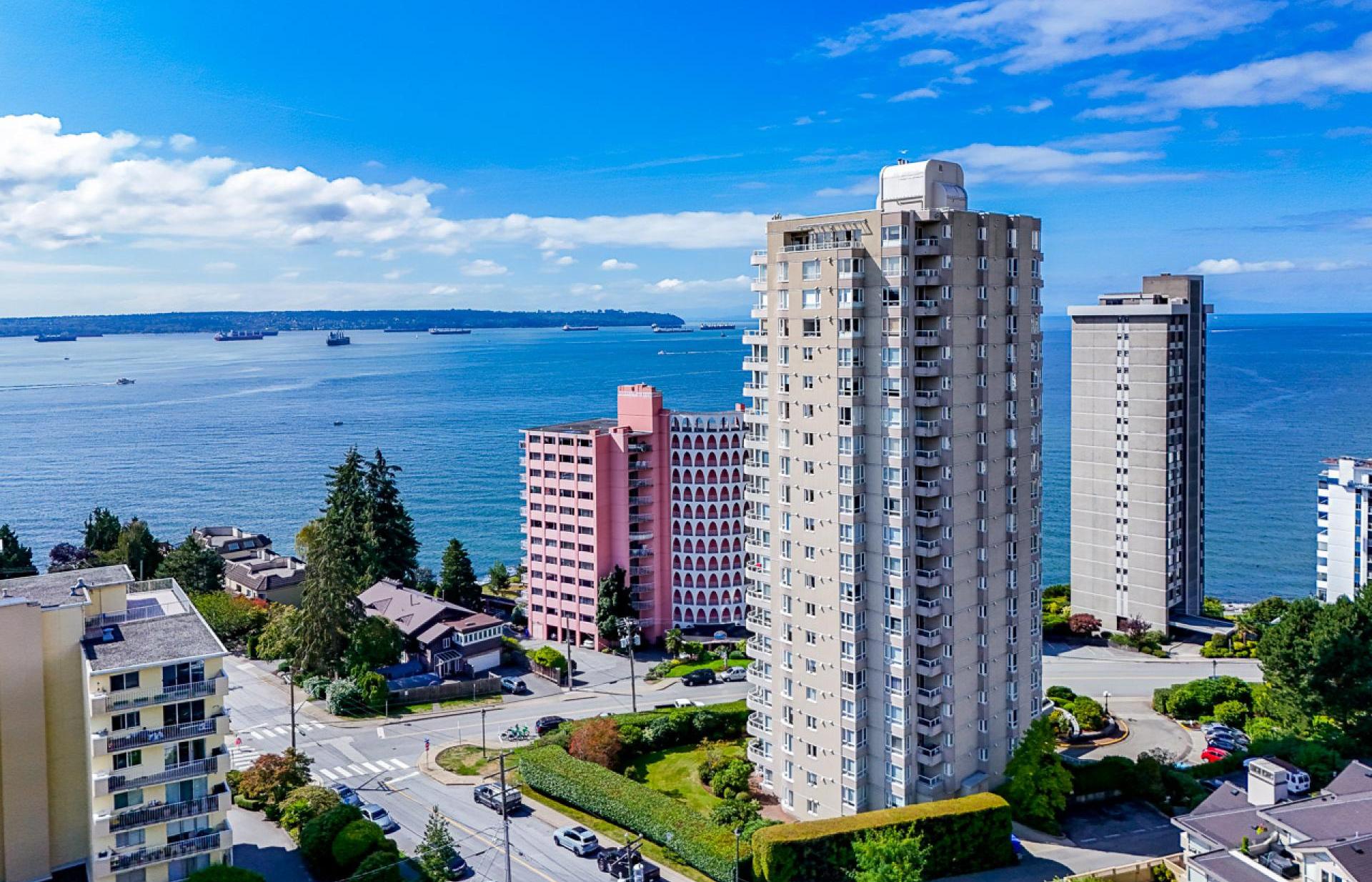 301 - 2203 Bellevue Avenue, Dundarave, West Vancouver photo number 2