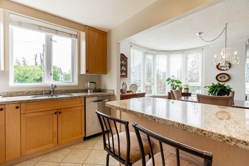Breakfast nook  at 301 - 2203 Bellevue Avenue, Dundarave, West Vancouver