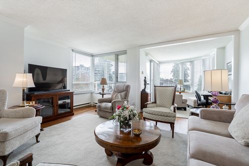 Entertainment area  at 301 - 2203 Bellevue Avenue, Dundarave, West Vancouver