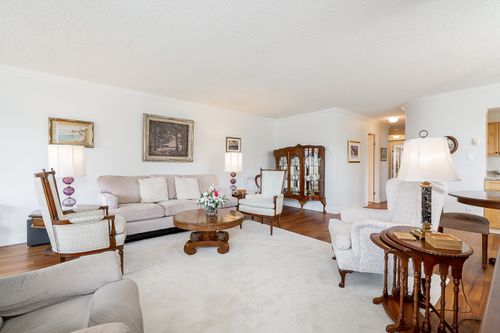 Living Room  at 301 - 2203 Bellevue Avenue, Dundarave, West Vancouver