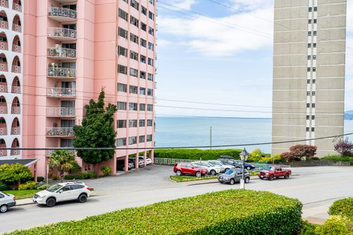 Just steps to the beach at 301 - 2203 Bellevue Avenue, Dundarave, West Vancouver