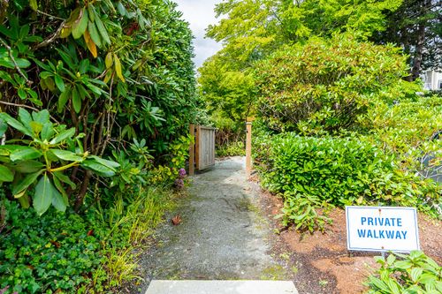 Meticulously manicured landscaping at 301 - 2203 Bellevue Avenue, Dundarave, West Vancouver
