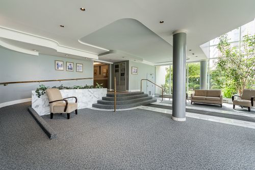 lobby at 301 - 2203 Bellevue Avenue, Dundarave, West Vancouver
