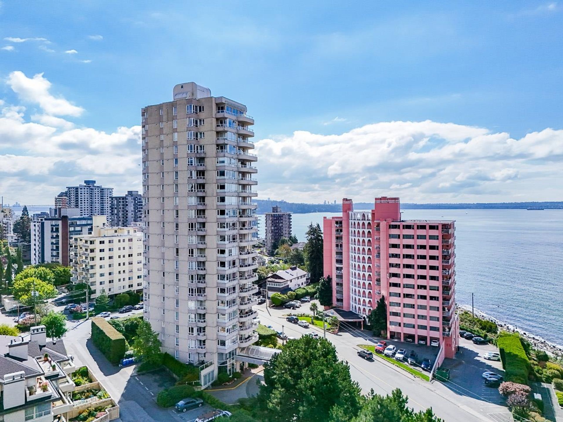 2203 Bellevue Avenue, Dundarave, West Vancouver photo number 1