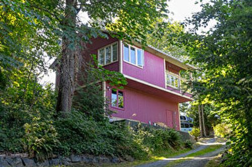 0c6f256a-ac9e-4353-8311-903b4302efe5 at 6655 W Island Highway, Out of Town