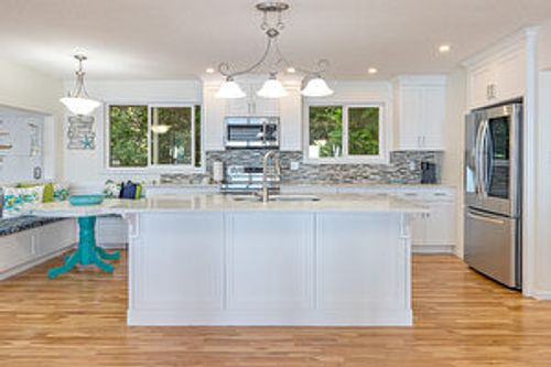 fcc7225a-5454-4949-bf56-338360641943 at 6655 W Island Highway, Out of Town