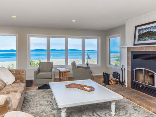 photo_server-1 at 6655 W Island Highway, Out of Town