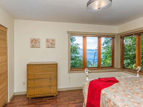 photo_server-10 at 6655 W Island Highway, Out of Town