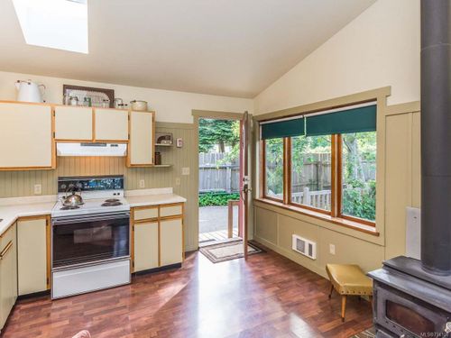 photo_server-13 at 6655 W Island Highway, Out of Town