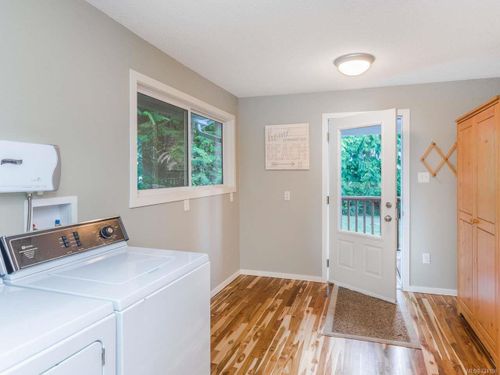 photo_server-17 at 6655 W Island Highway, Out of Town