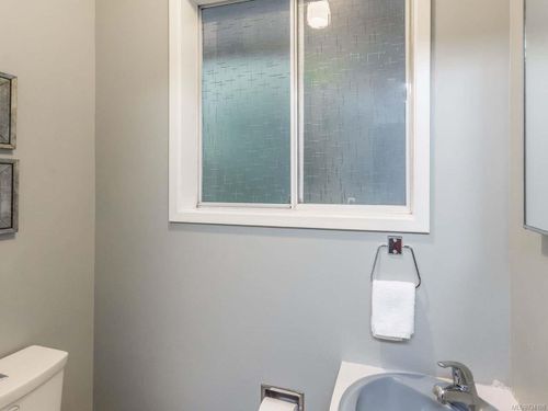 photo_server-18 at 6655 W Island Highway, Out of Town