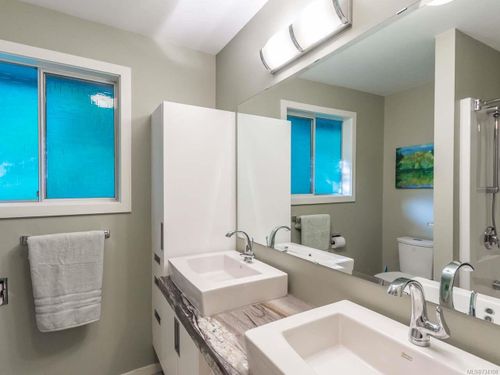 photo_server-21 at 6655 W Island Highway, Out of Town