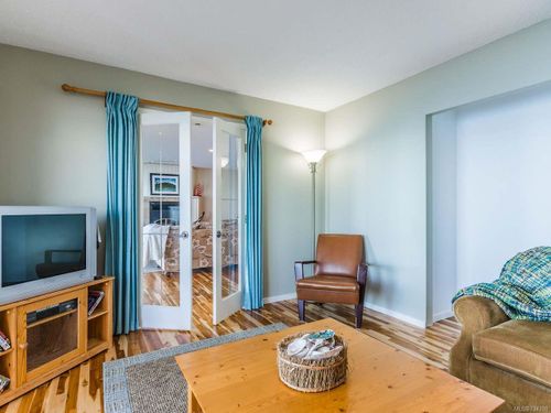 photo_server-24 at 6655 W Island Highway, Out of Town