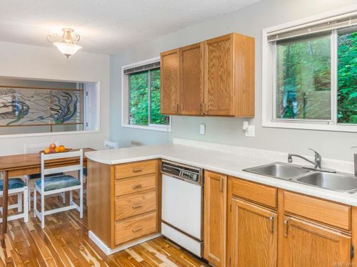 photo_server-3 at 6655 W Island Highway, Out of Town