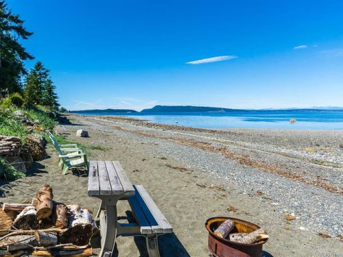 photo_server-7 at 6655 W Island Highway, Out of Town