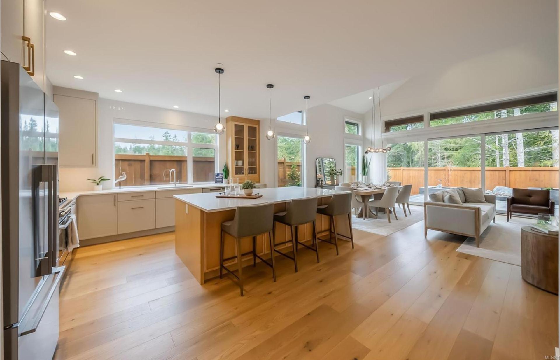 530 Hole-in-one Drive, Out of Town photo number 2