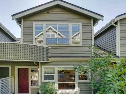 275-e-4th-street-lower-lonsdale-north-vancouver-02 at B2 - 275 E 4th Street, Lower Lonsdale, North Vancouver