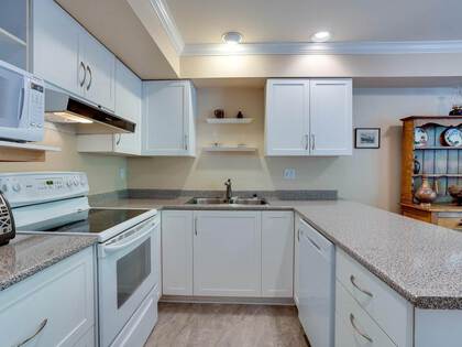 275-e-4th-street-lower-lonsdale-north-vancouver-11 at B2 - 275 E 4th Street, Lower Lonsdale, North Vancouver