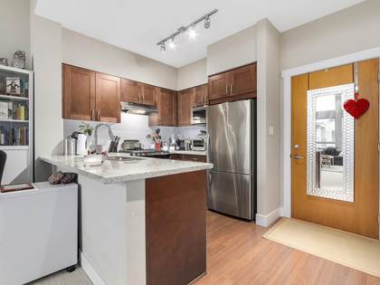 eecaa5f8064e5a3e9726e070ef30afcc at 406 - 1111 E 27th Street, Lynn Valley, North Vancouver