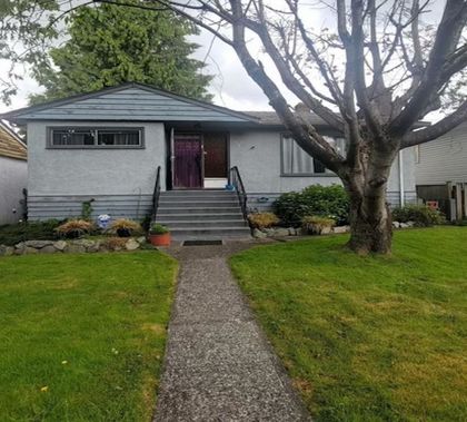 2559-e-5th-avenue-renfrew-ve-vancouver-east-01 at 2559 E 5th Avenue, Renfrew VE, Vancouver East