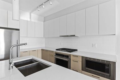 625-e-3rd-street-lower-lonsdale-north-vancouver-08 at 308 - 625 E 3rd Street, Lower Lonsdale, North Vancouver