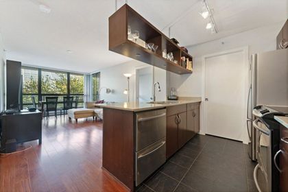 933-hornby-street-downtown-vw-vancouver-west-05 at 305 - 933 Hornby Street, Downtown VW, Vancouver West