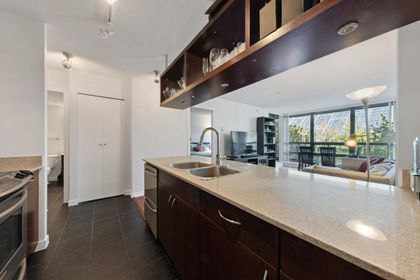 933-hornby-street-downtown-vw-vancouver-west-12 at 305 - 933 Hornby Street, Downtown VW, Vancouver West